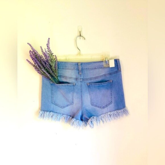 CP Jeans Fringed Denim Shorts Size 7 Light Wash 5 Pockets Stretch - Picture 2 of 9